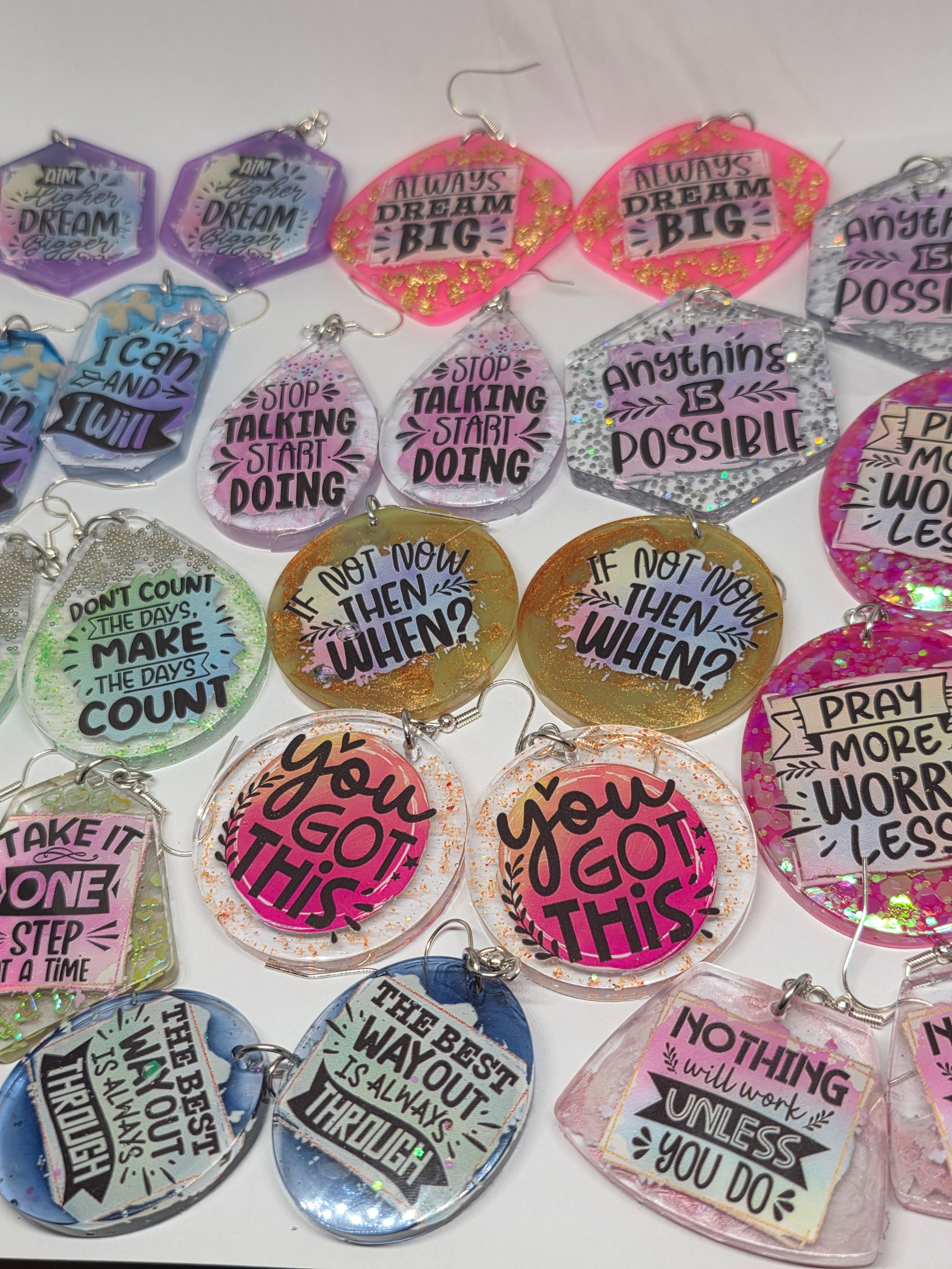 Motivacijske epoxy naušnice