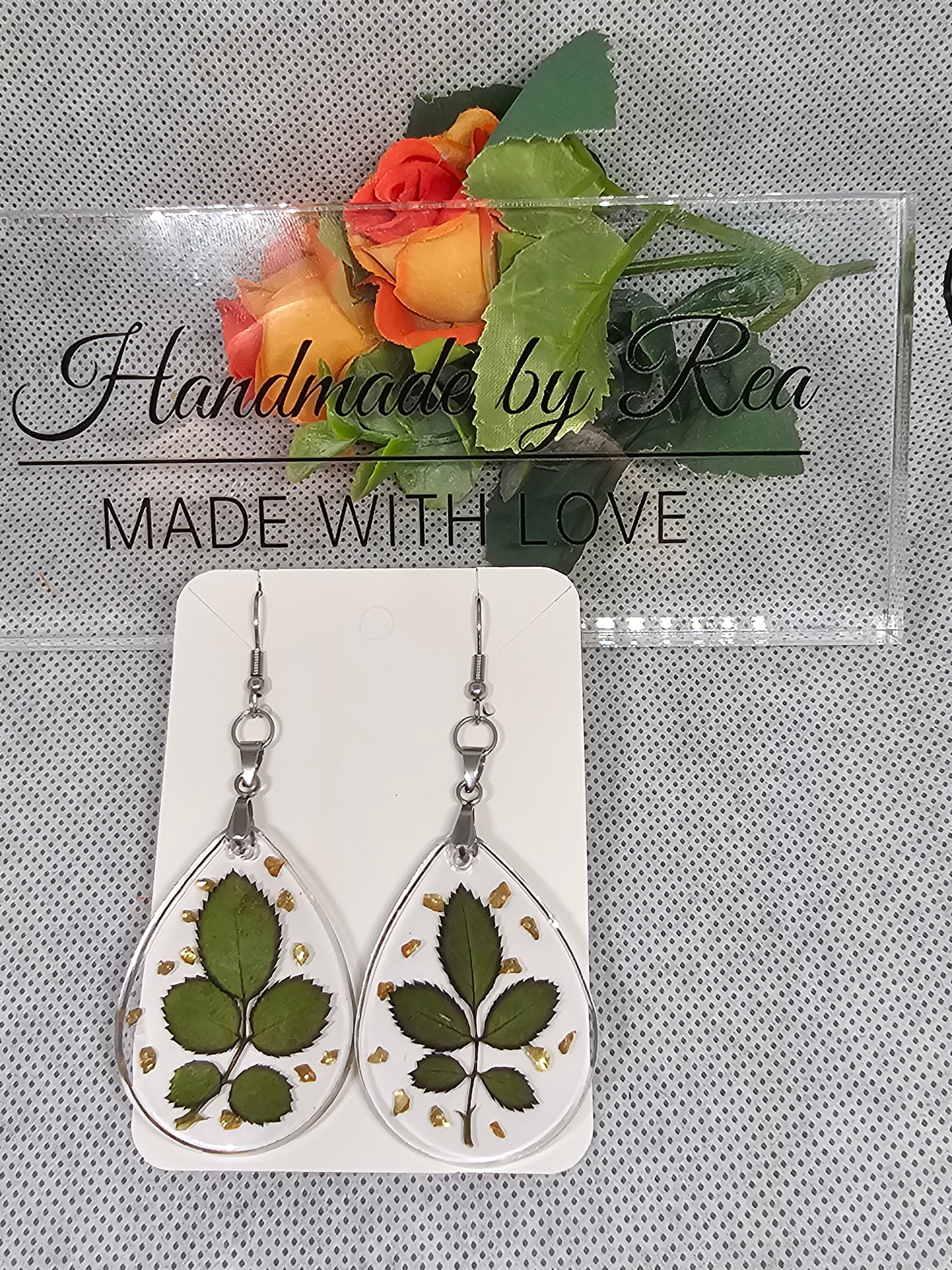 EPOXY EARRINGS - GREEN LEAVES