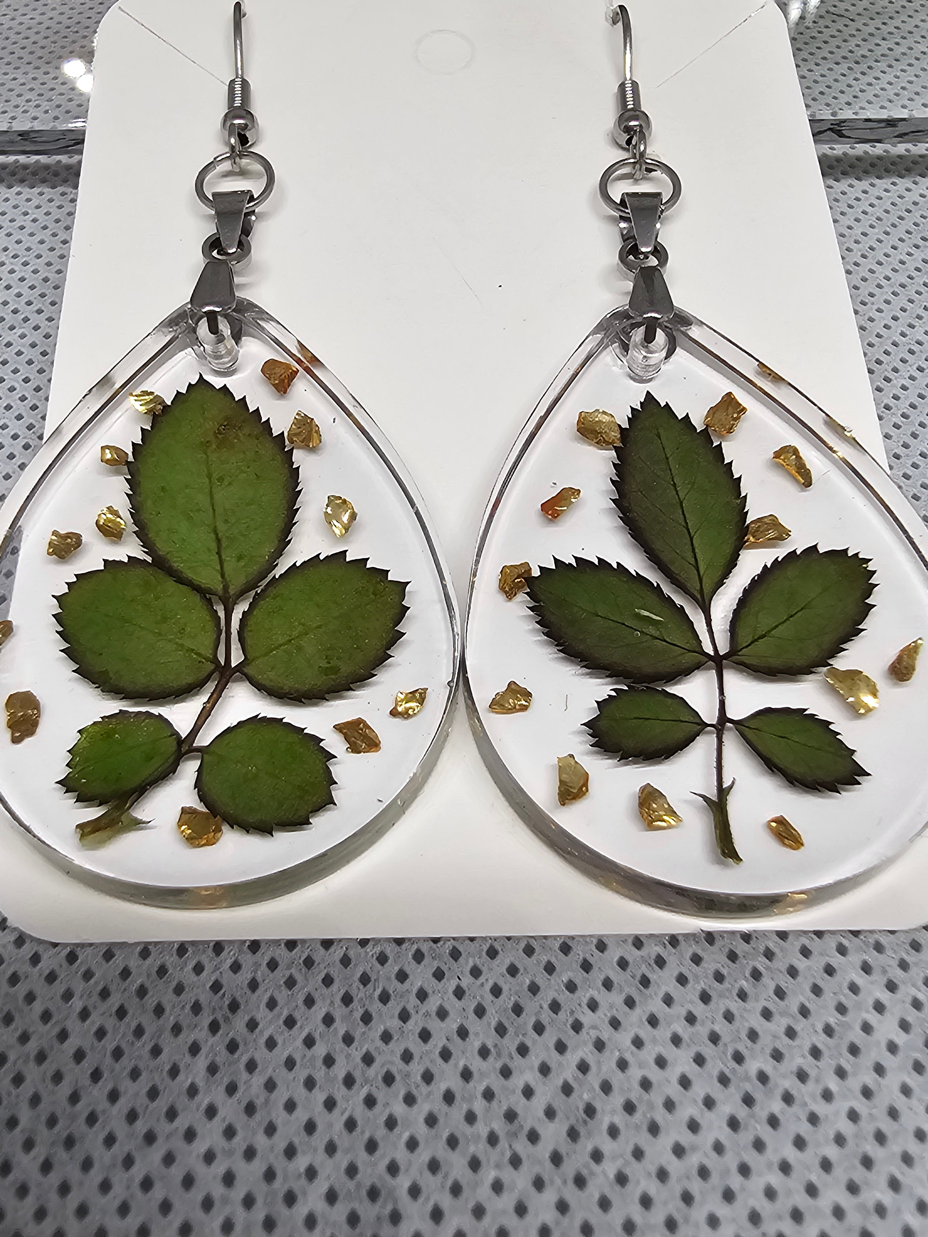 EPOXY EARRINGS - GREEN LEAVES