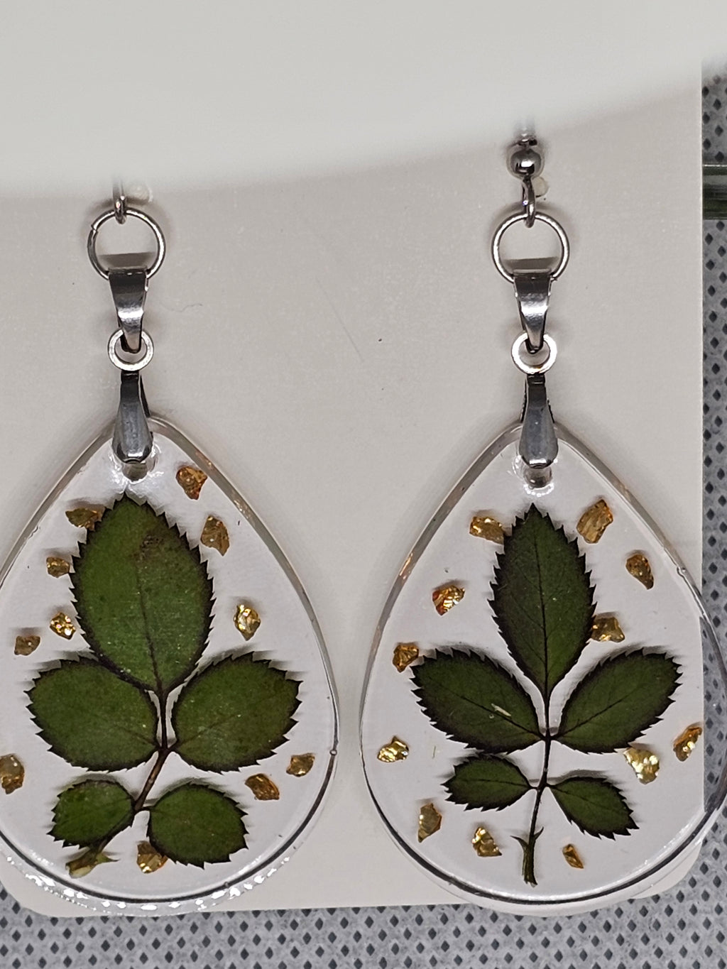 EPOXY EARRINGS - GREEN LEAVES