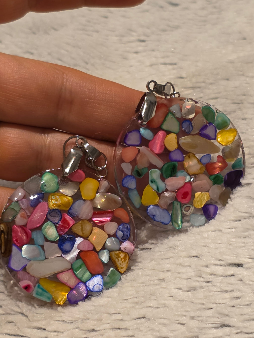epoxy earrings with colourful stones – handmade