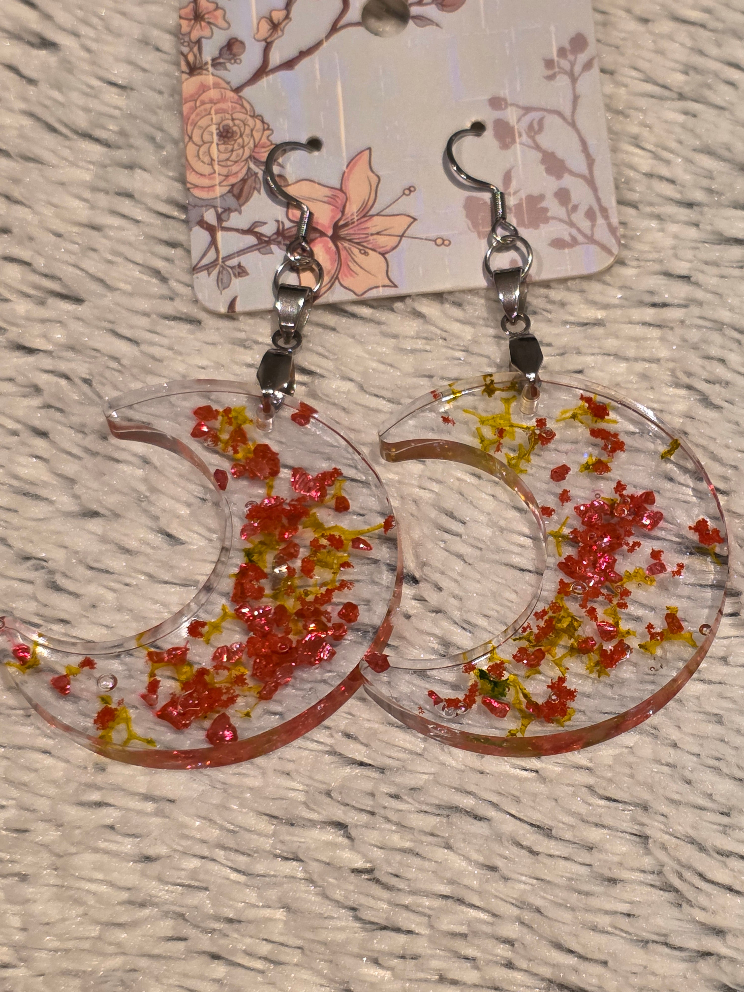 Resin hoop earrings – red & yellow dried flower design