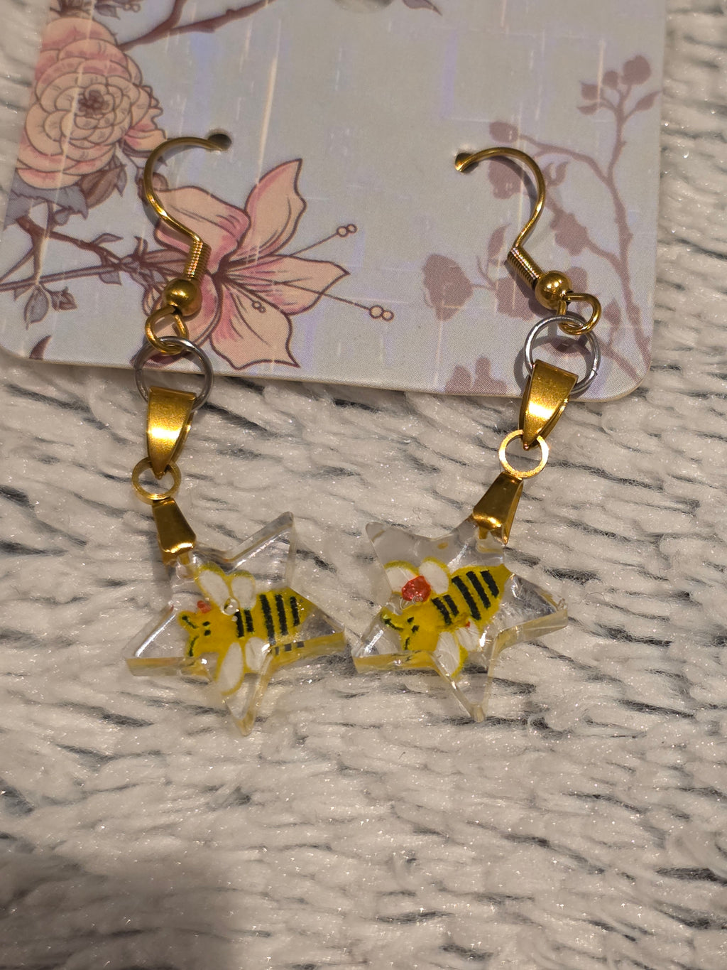 Resin earrings – star charms with bees, gold hooks